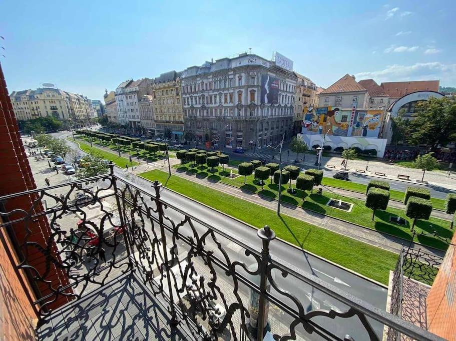 Extra Sok Szobas Apartman Budapest Kozpontjaban Apartment Luaran gambar